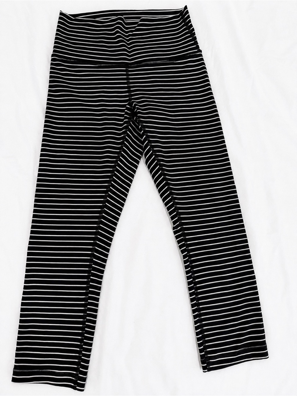 Lululemon Black White Striped Mid-Calf Leggings Size Small